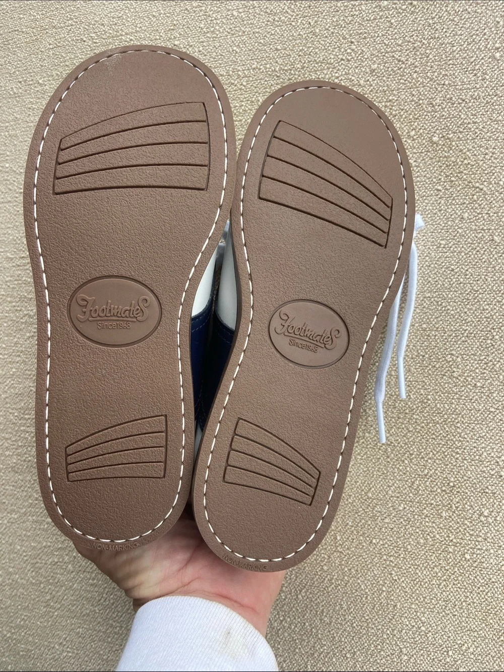 Footmates Cheer  Saddle Oxfords. Size 1Y‎